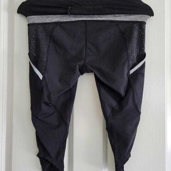 Lululemon Navy Cropped Leggings size 6‎ - Picture 5 of 10